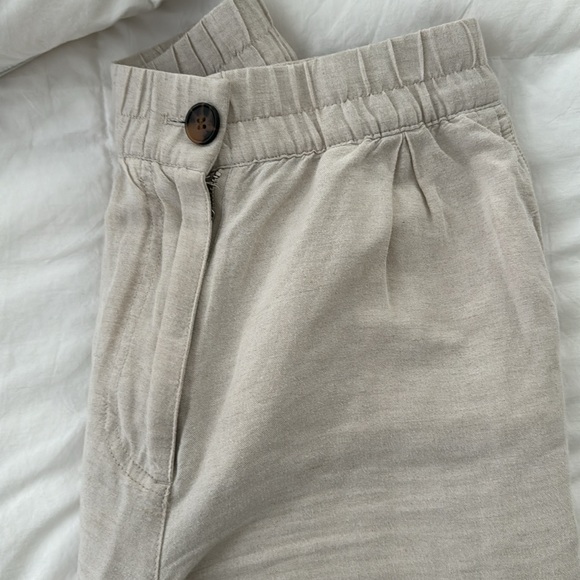 H&M linen mid length shorts - Picture 3 of 3